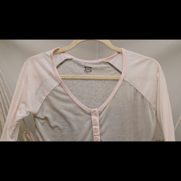 ✨Lightweight Henley Too✨ - Picture 2 of 2